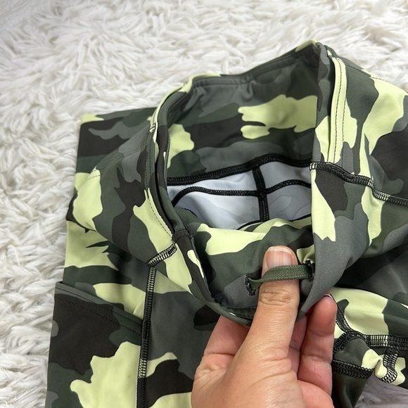 Lululemon Fast and Free Tight 25" *Non-Reflective Nulux Heritage 365 Camo Crispi - Picture 3 of 6
